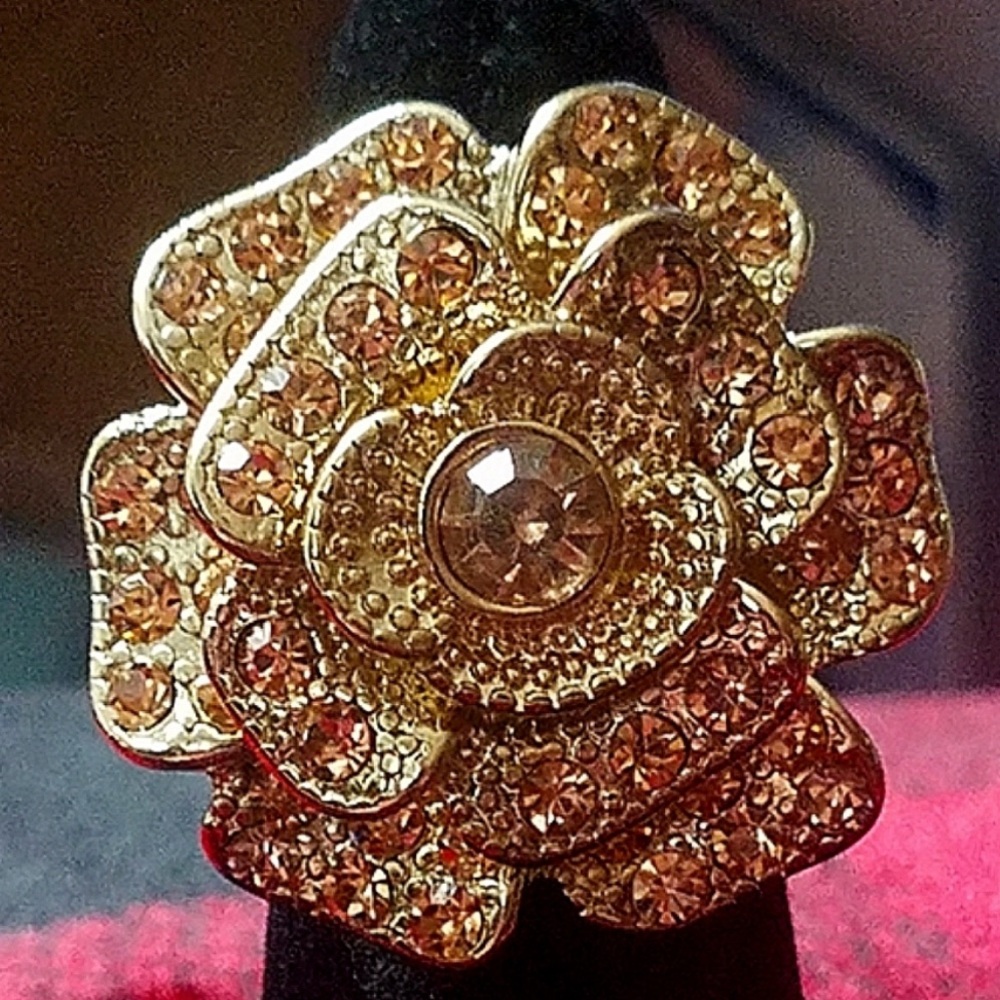 💖Floral Crystal Ring Size 6.5